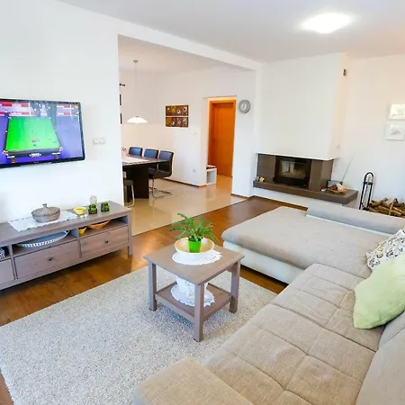 Lavender's Breeze Vila