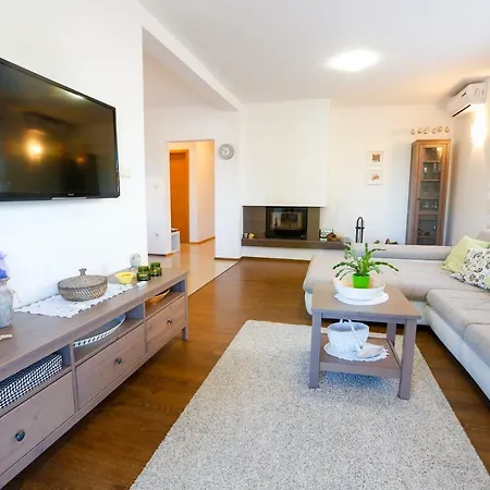 Lavender's Breeze Vila